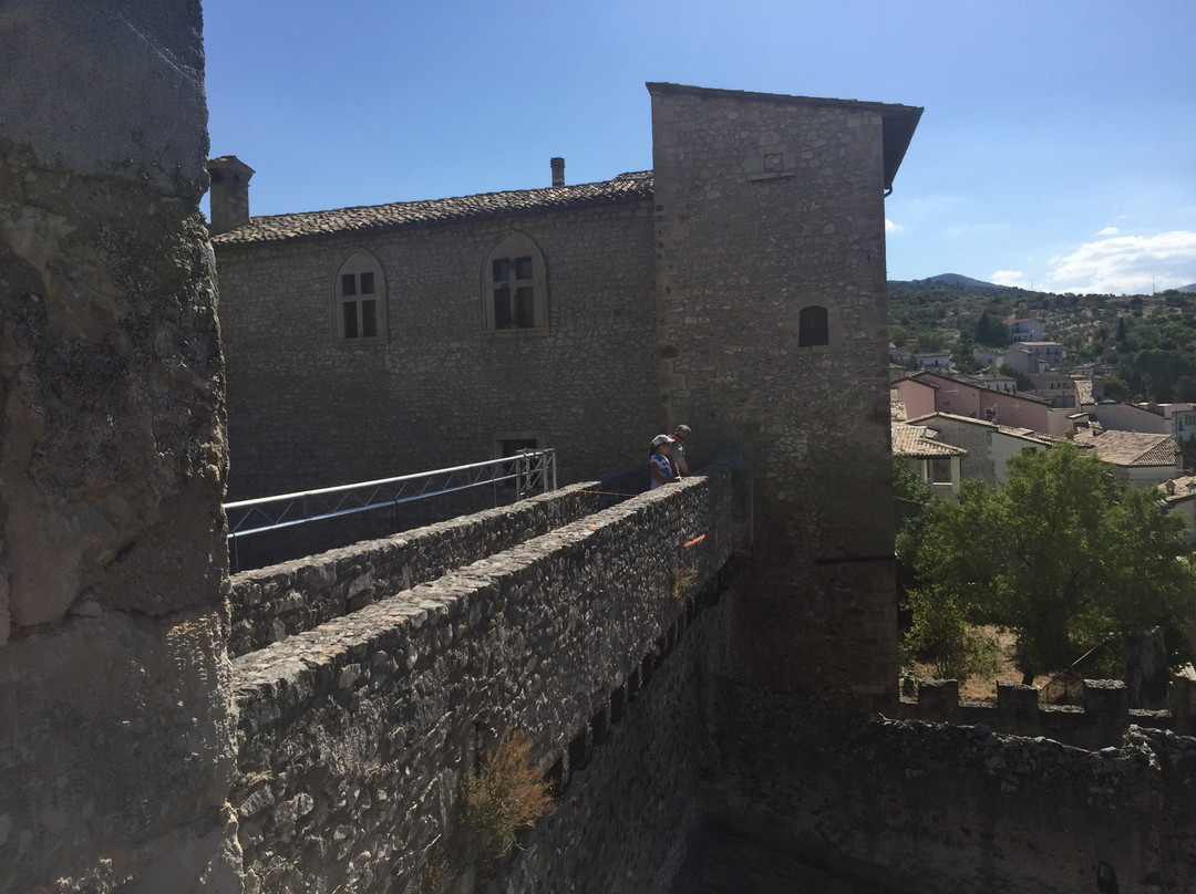 Castello Piccolomini di Capestrano景点图片