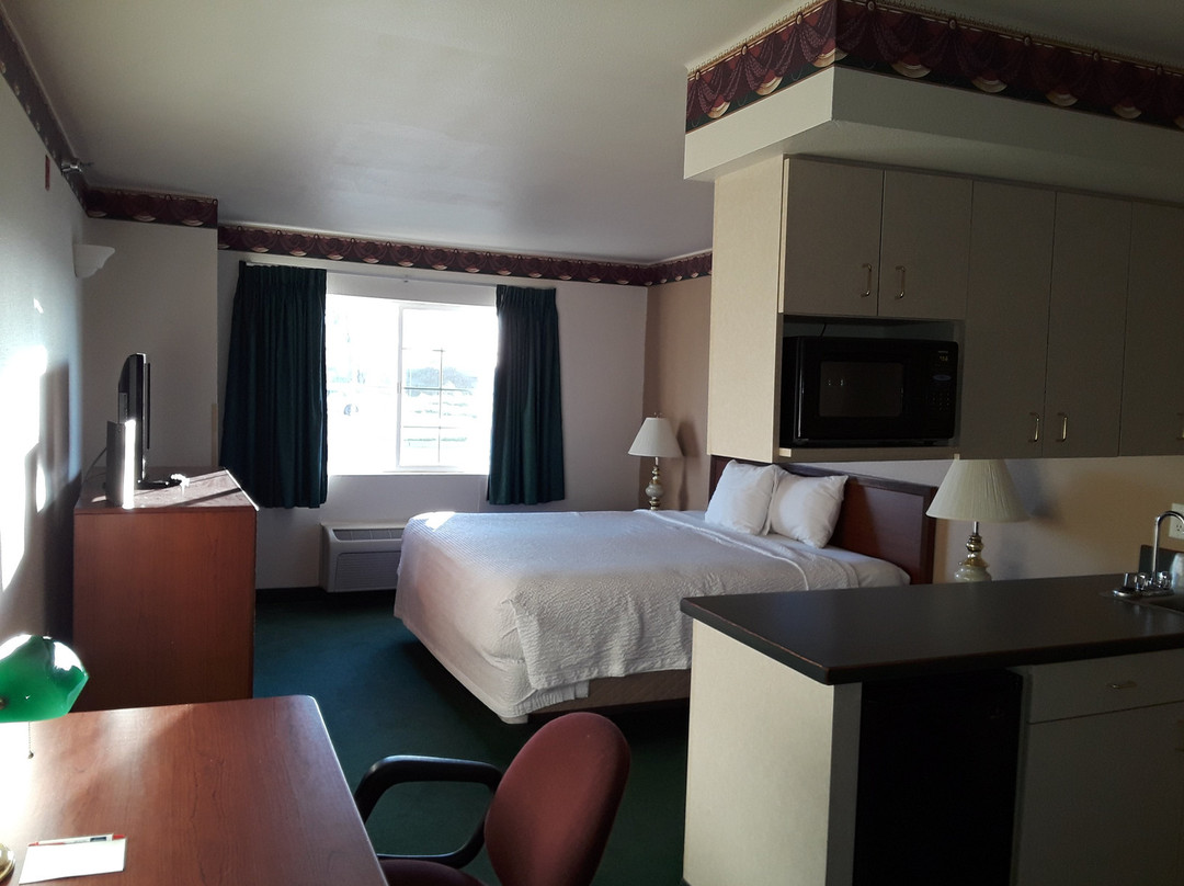 FairBridge Inn & Suites Miles City主图