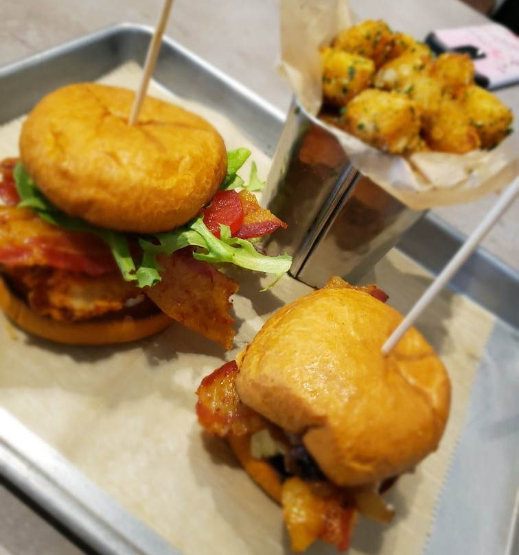 Pickerington餐馆和美食-Hangry City Grille & Spirits