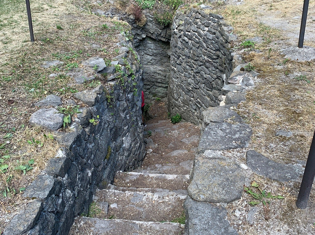 Hrad Sitno-Ilija必去景点