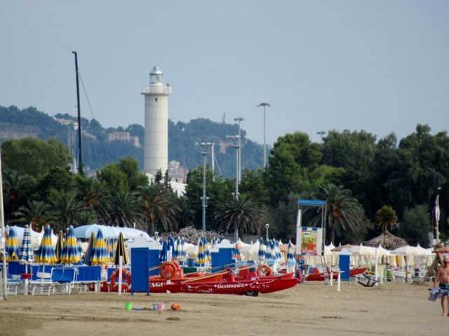 Faro del Porto-圣贝内代托-德尔特龙托必去景点