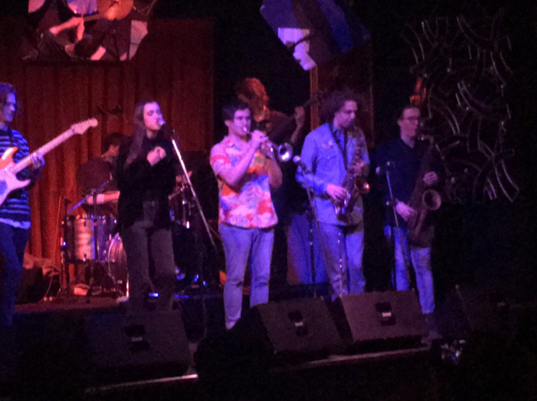 Lazybones Lounge Restaurant & Bar-马里克维尔必去景点