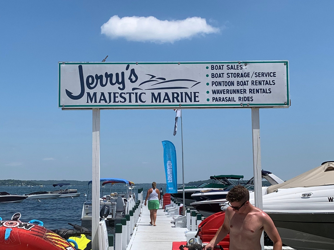 Jerry's Majestic Marine景点图片