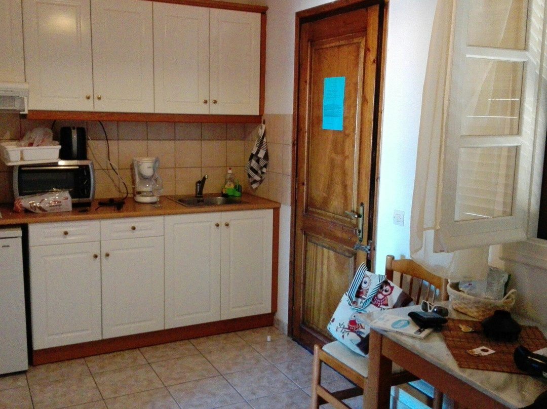 Babis Apartments & Studios Iremia主图