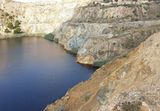 Lago Rojo-La Union必去景点