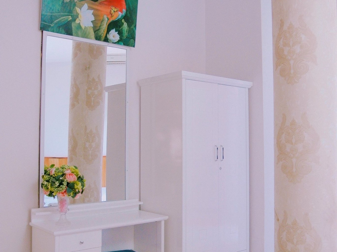 塔恩隆酒店主图