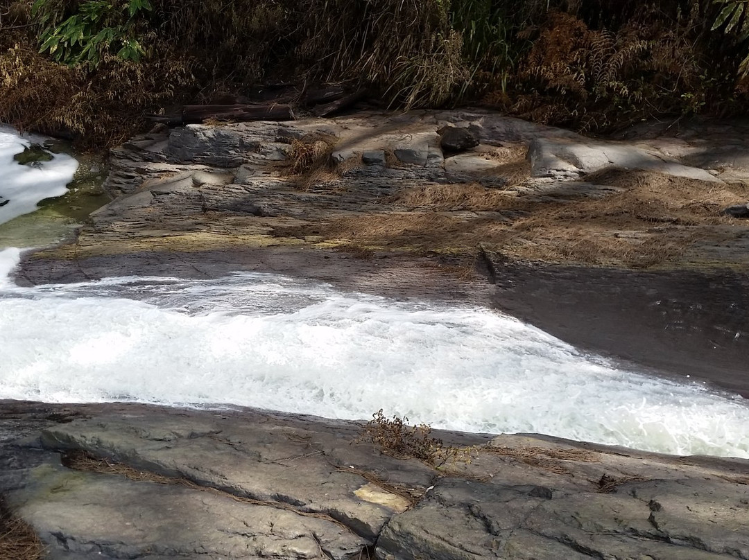 Kali Pahit Waterfall-本托沃索必去景点
