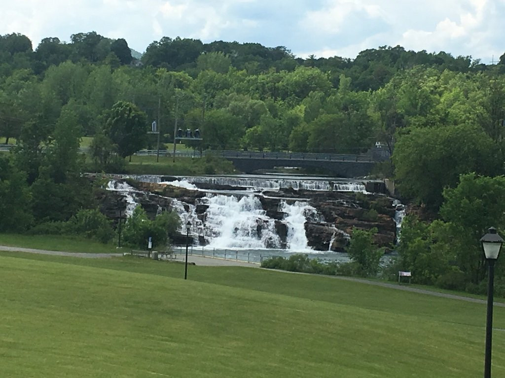 The Falls of Carillon景点图片