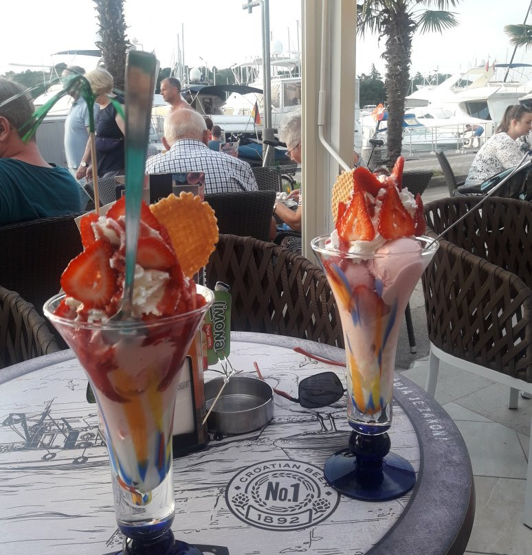 Al Porto Cafe