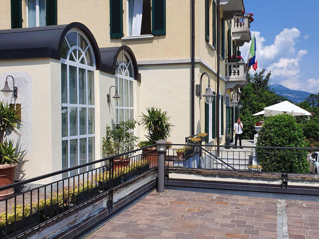 Caroline Hotel Brusimpiano主图