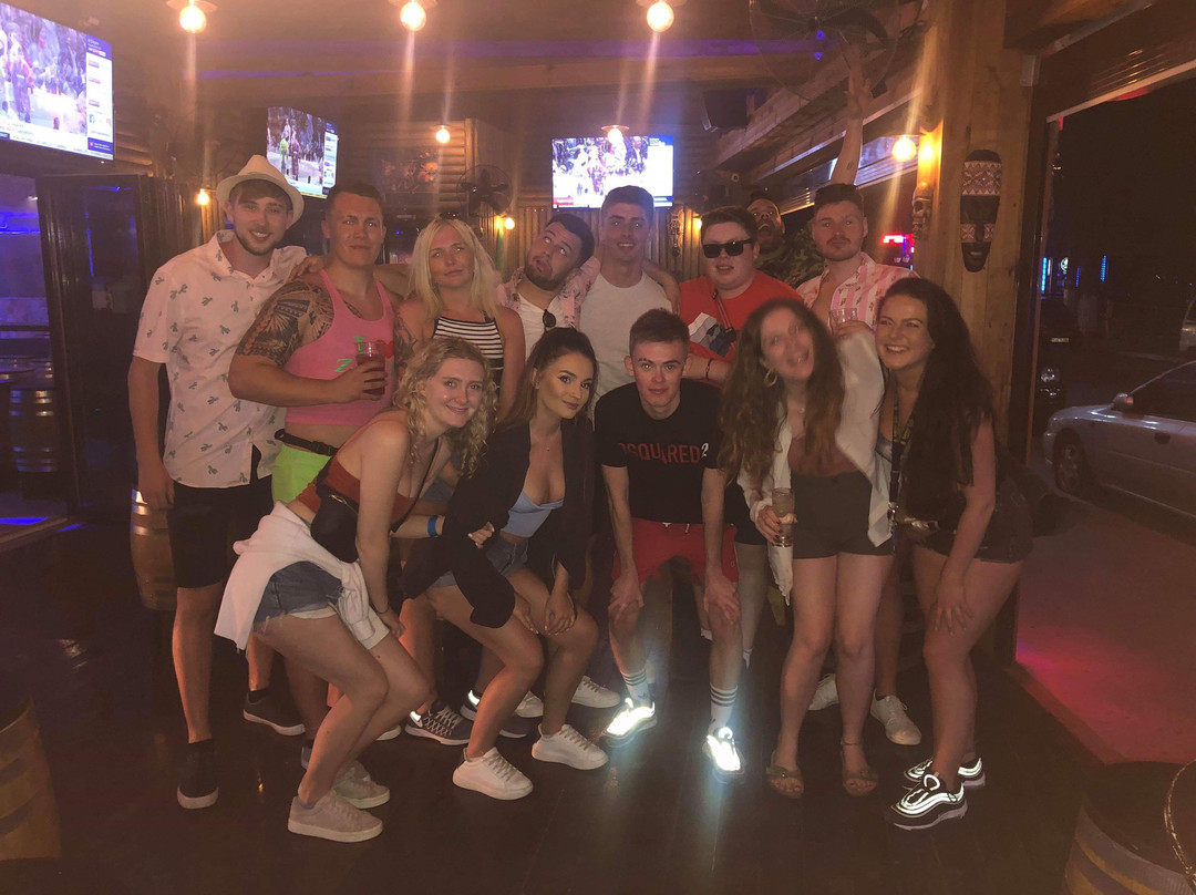 Cheeky Tikis Bar-扎金索斯州必去景点