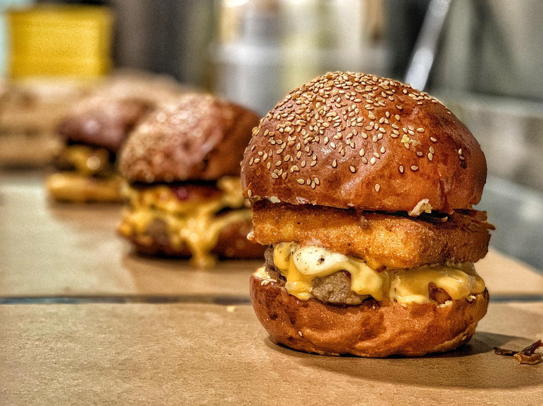 Deli Burger D’mar