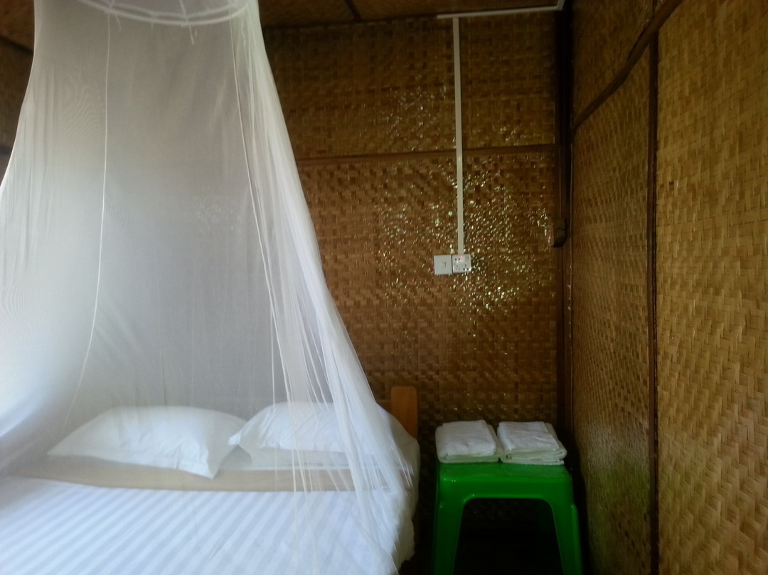 Ngwe Saung Garden B&B主图