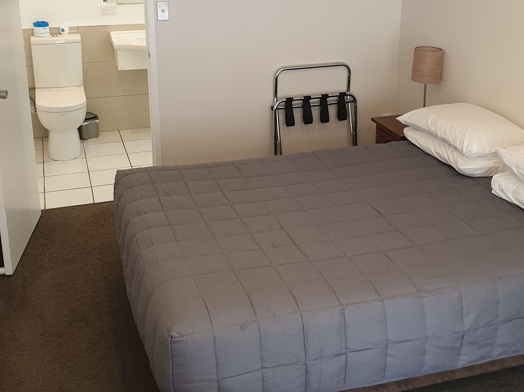 罗素汽车旅馆主图