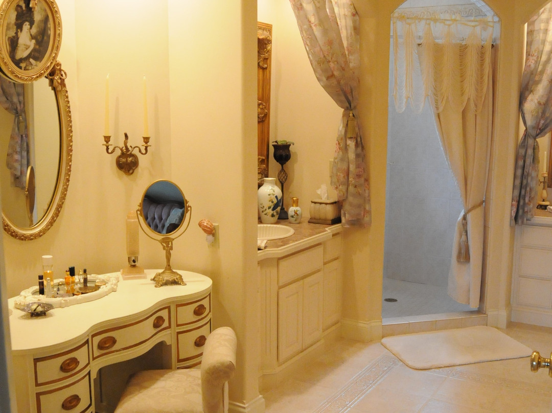 The Blue Heron Guest House on Winona Lake Indiana主图