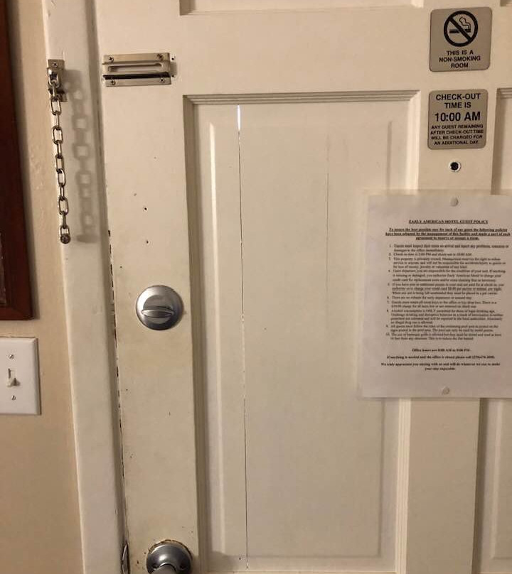 Early American Motel主图