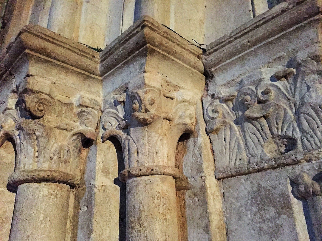 Eglise Saint-Etienne-Celle-Levescault必去景点