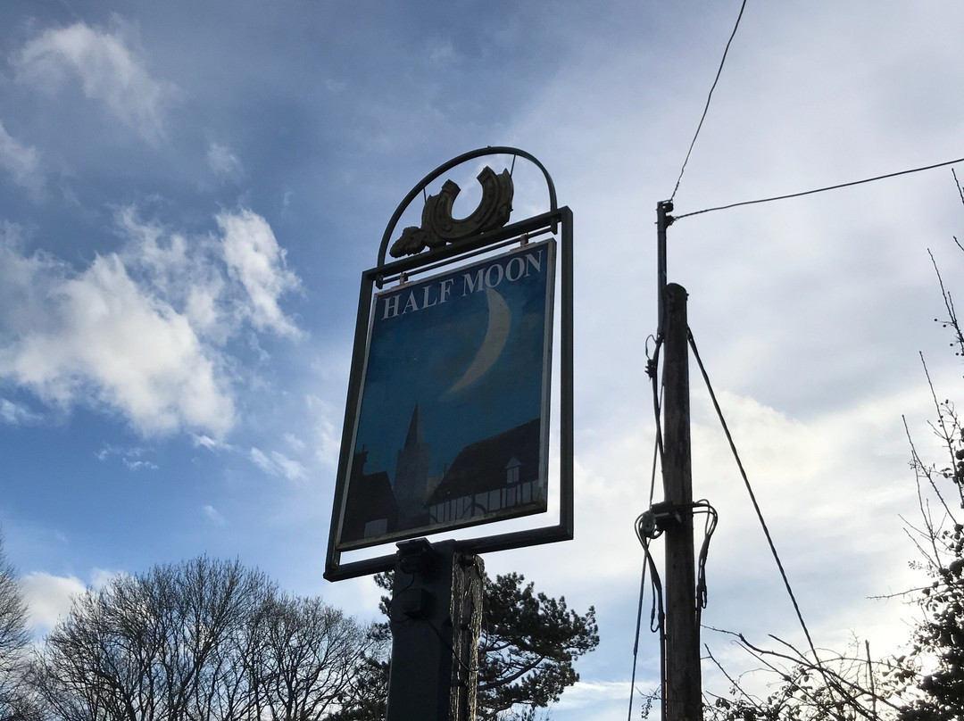 Half Moon Pub主图