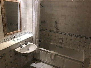 水星布什法汉姆酒店主图