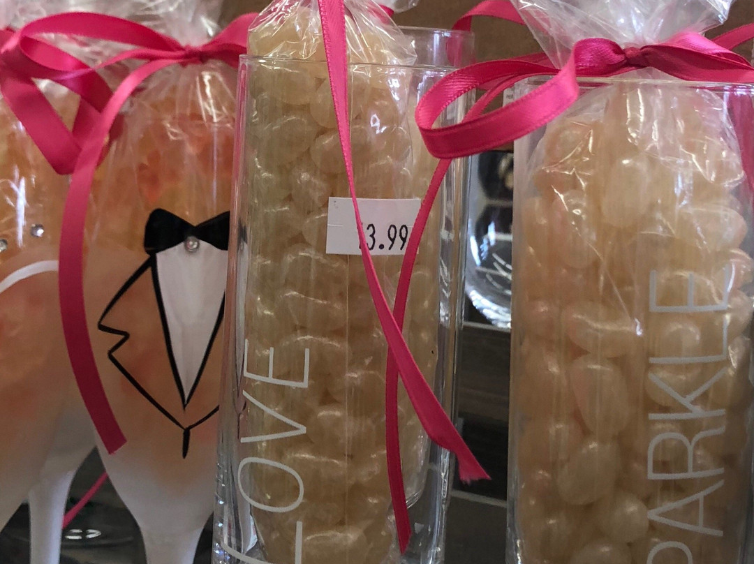Crave Candies and Gifts景点图片