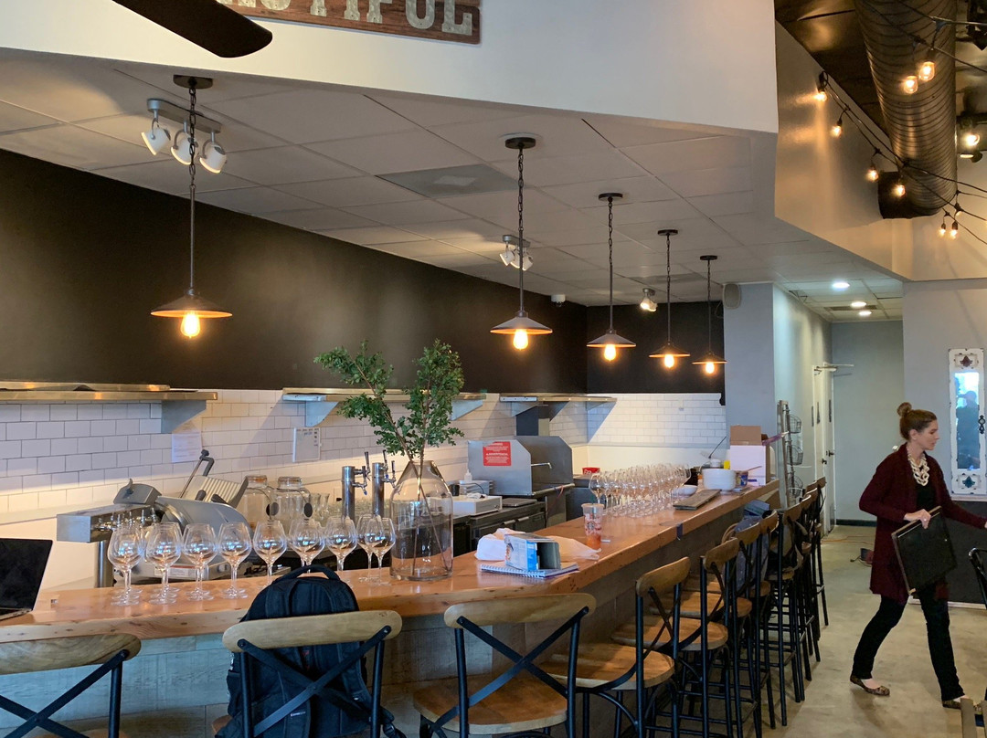 Magnolia Wines & Eatery