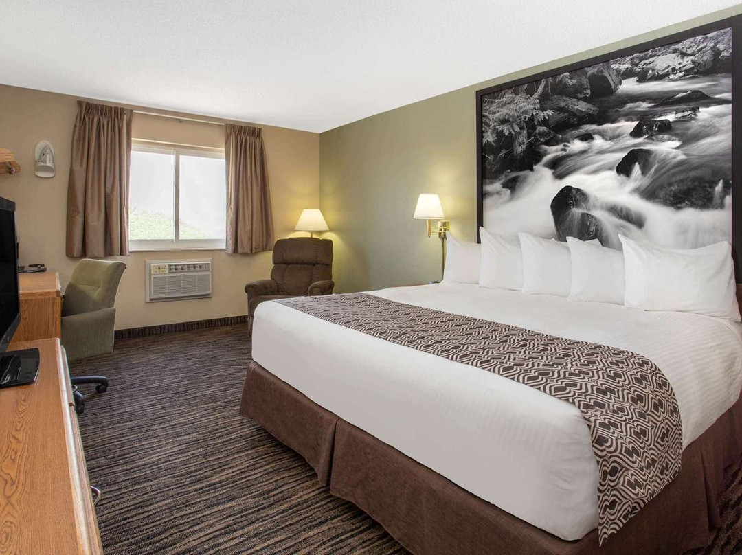 Super 8 by Wyndham Lewistown主图