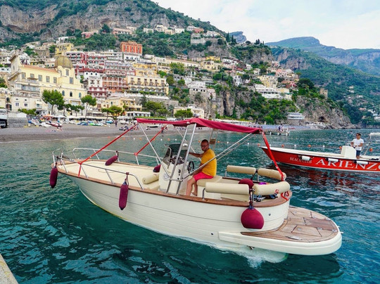 Amalfi On Boat Charter-萨勒诺必去景点