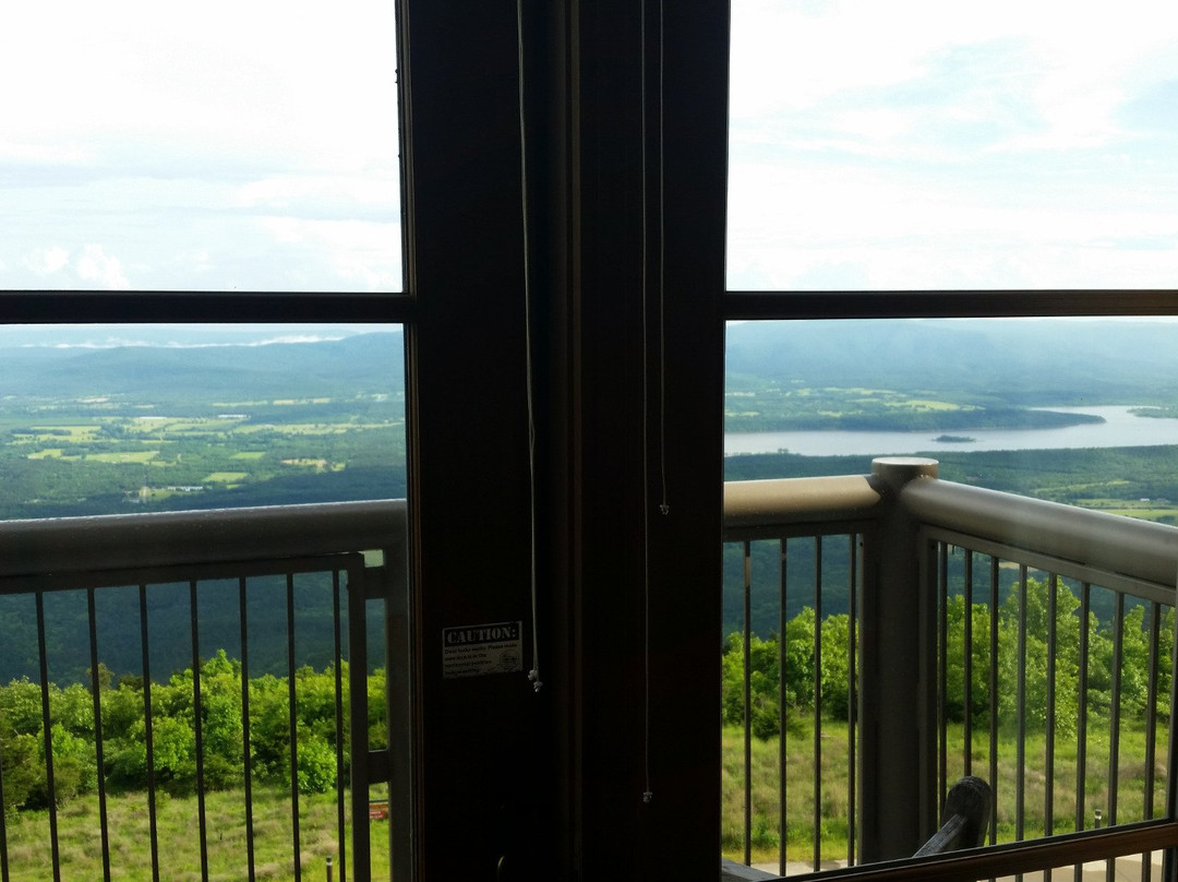 The Lodge at Mount Magazine主图