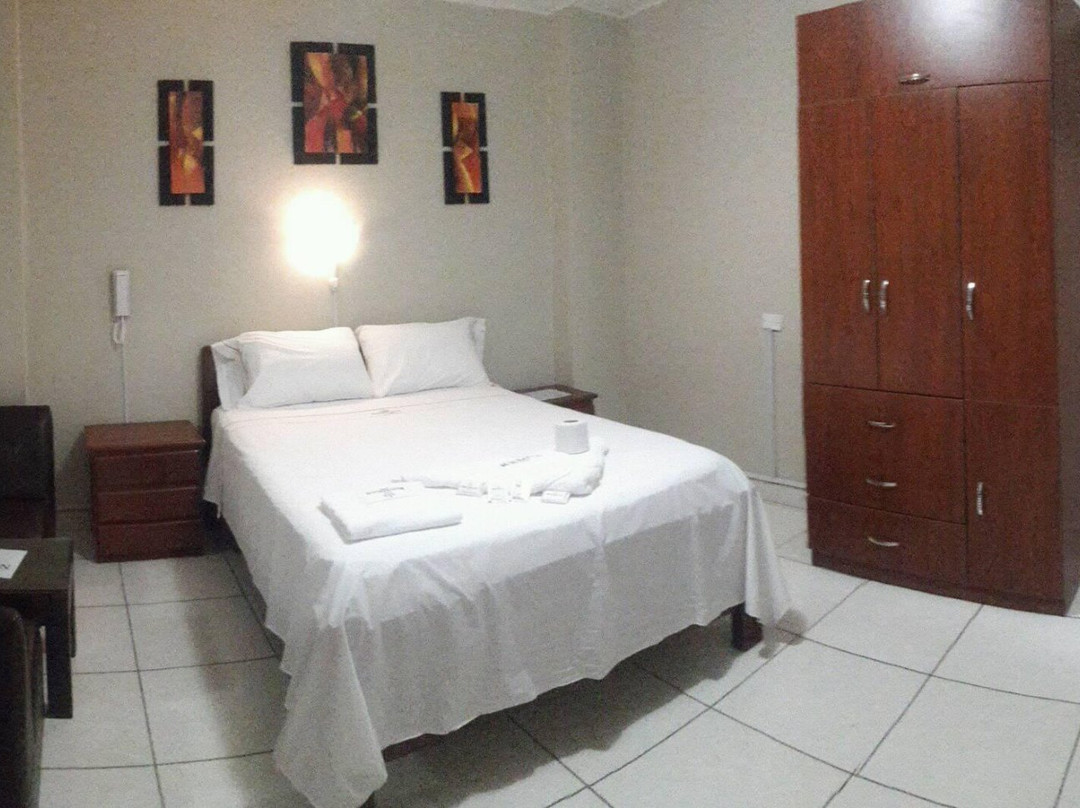 Hotel Roussean主图