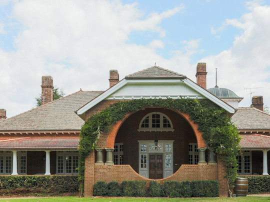 佩特圣斯阿米德尔酒厂及国宾馆主图