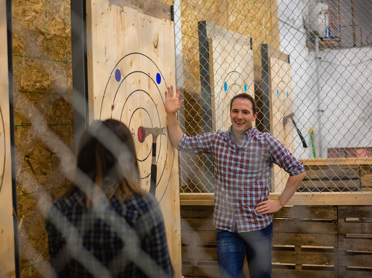 Bad Axe Throwing Winnipeg-温尼伯必去景点