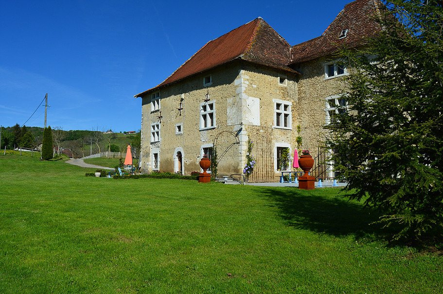 Saint-Geoire-en-Valdaine酒店住宿-Domaine de Hauterives