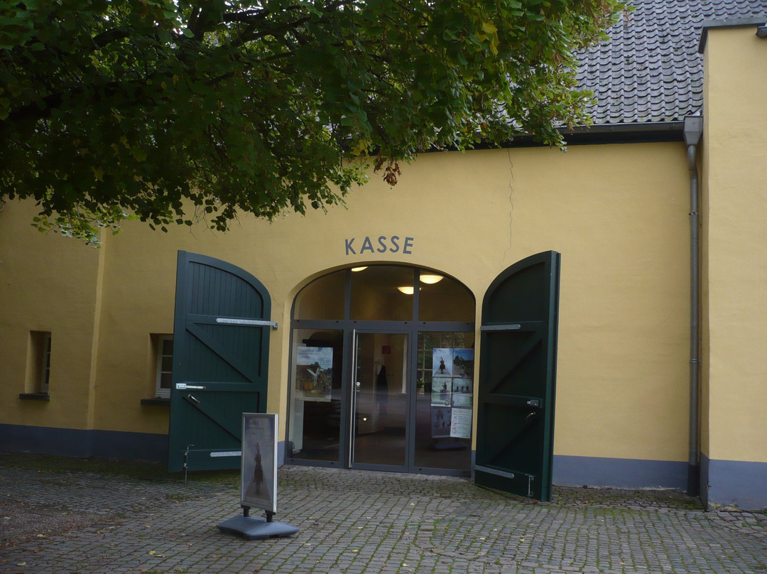 Jagd-Schloss und Burg Linn, in Krefeld.景点图片