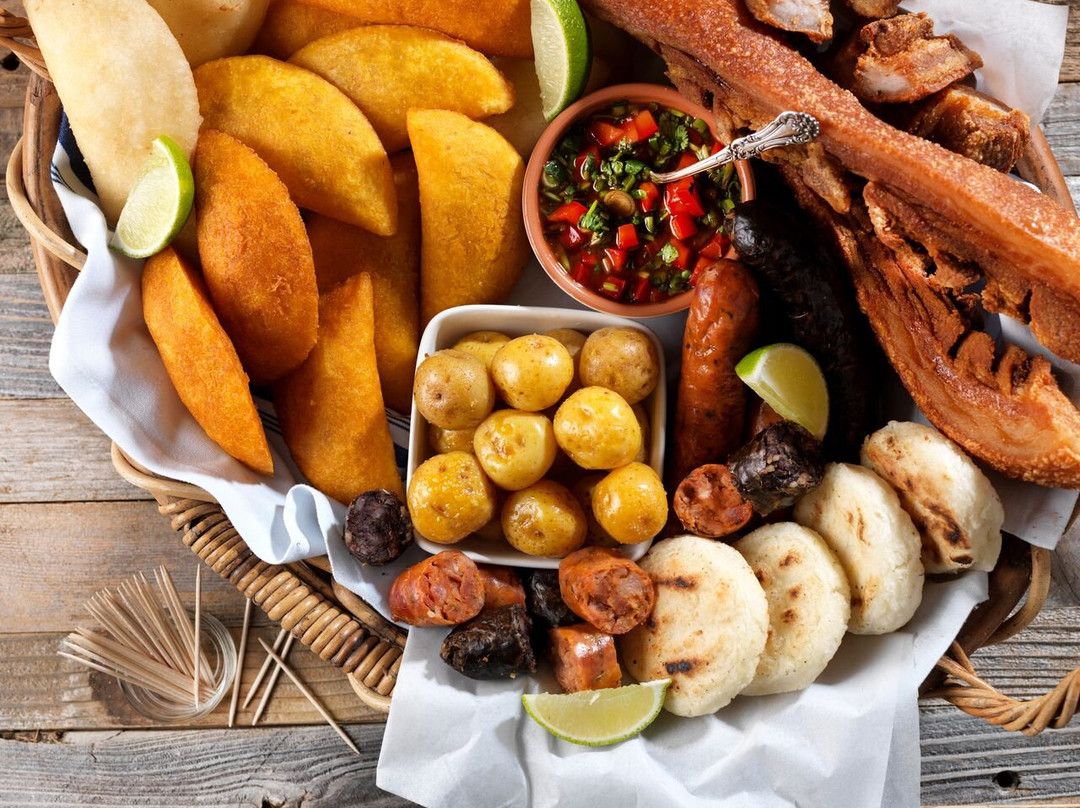 La Pequena Colombia Bakery & Restaurant