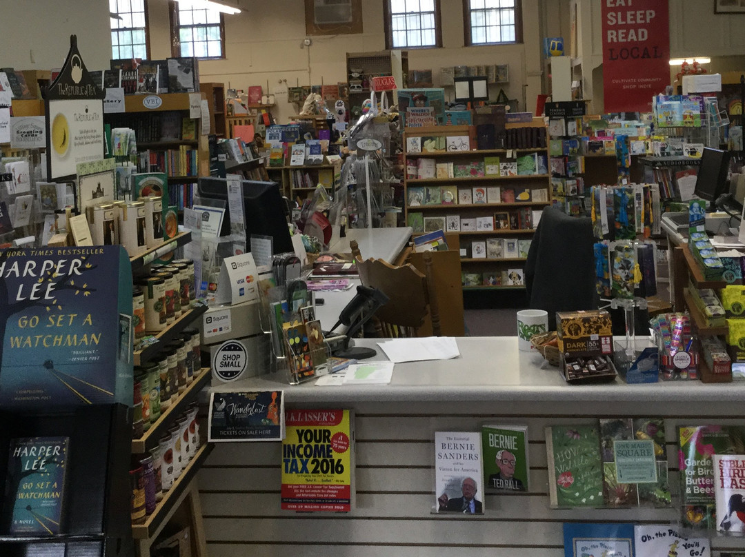 Village Square Booksellers-贝洛斯福尔斯必去景点