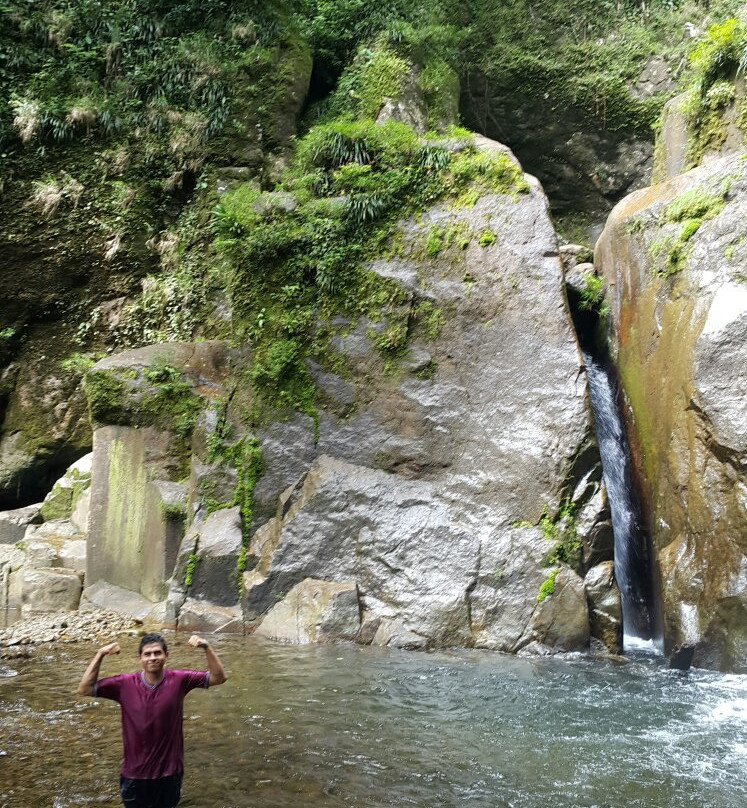Bermejo Waterfalls景点图片