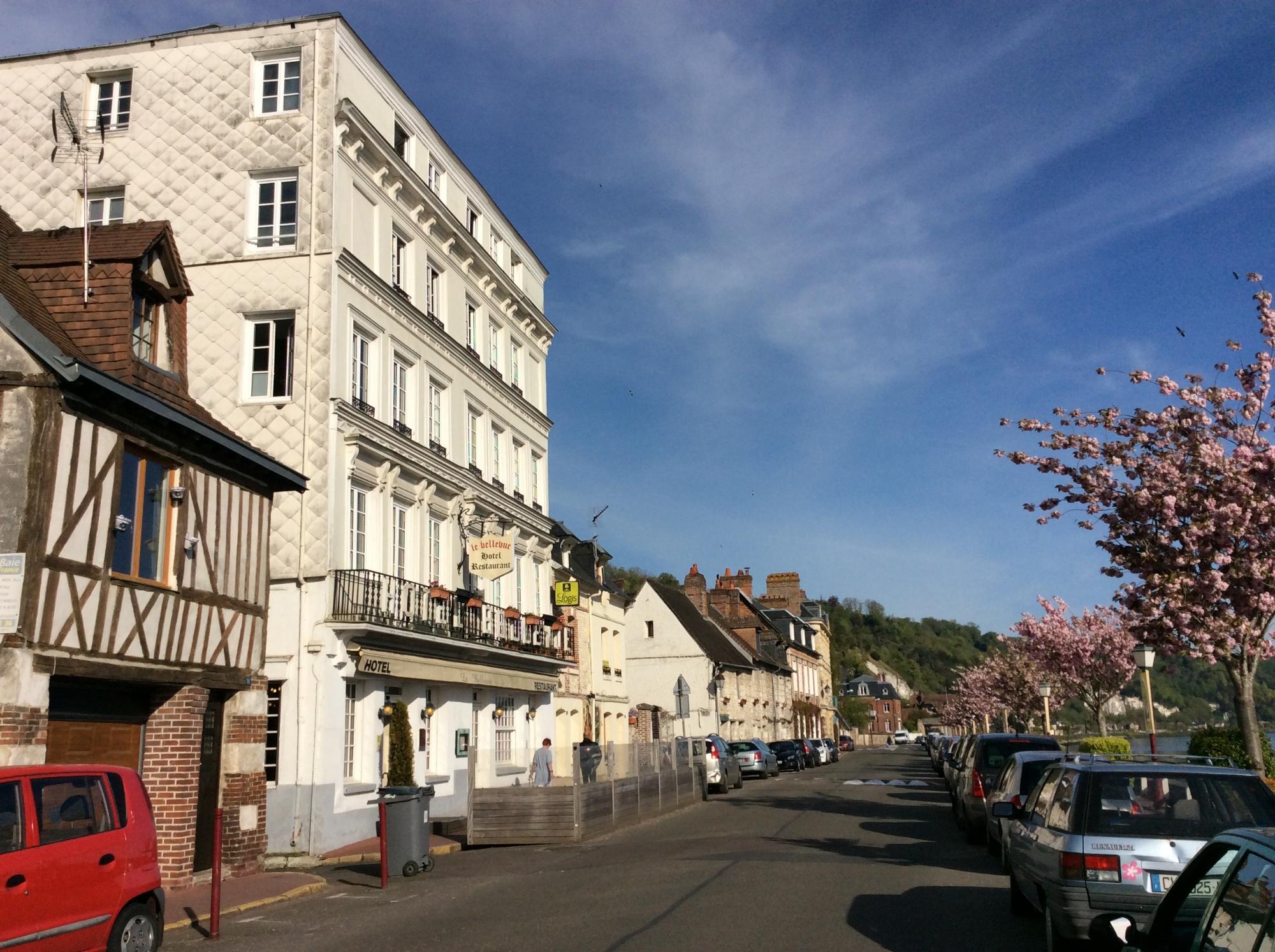 Logis Hôtel le Bellevue-浴室