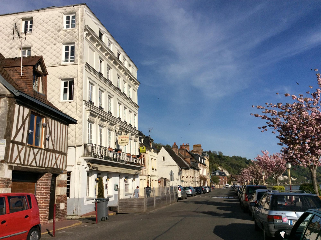 Logis Hôtel le Bellevue主图