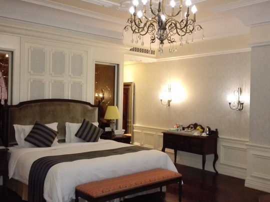 宏泉艾瑞酒店主图