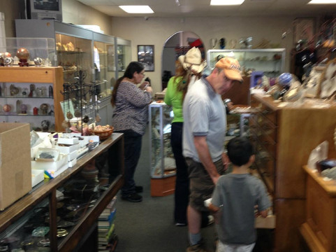 Nevada Mineral and Book Company-橘子郡必去景点