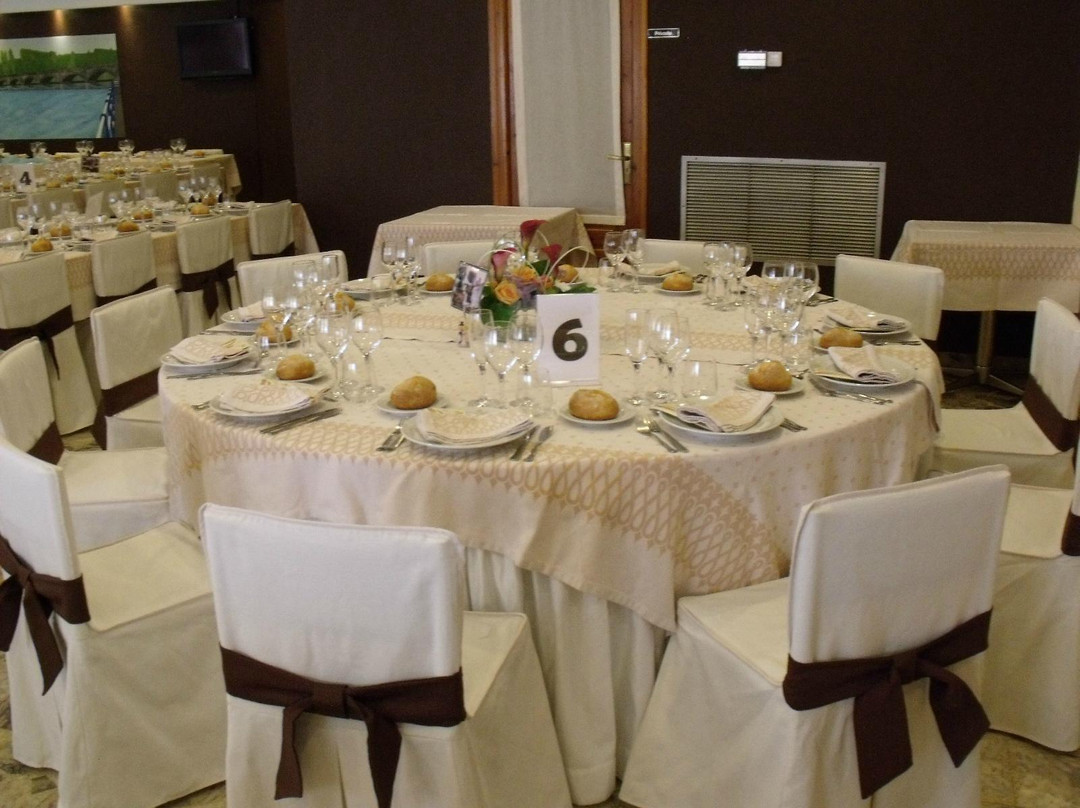 Hostal Salones Victoria主图