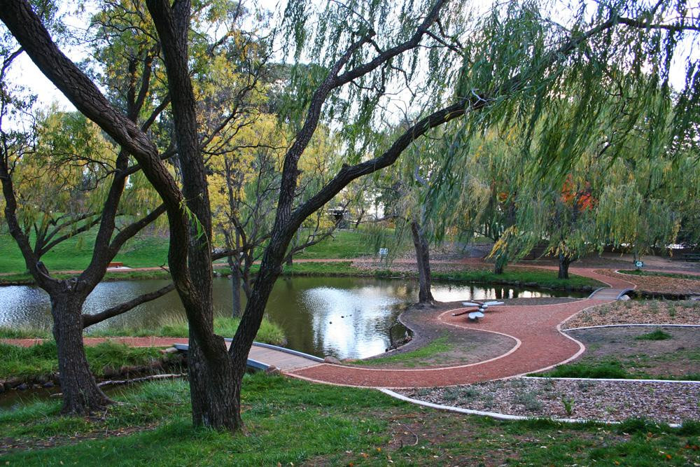 Molonglo Valley旅游景点-Weston Park