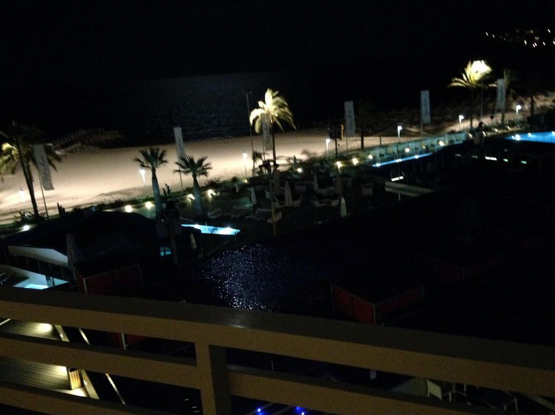 Wave House-马加洛夫必去景点