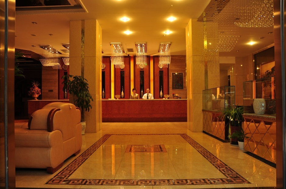 綦瑞假日酒店主图