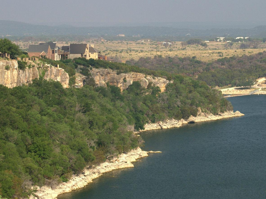 Cliffs at Possum Kingdom景点图片