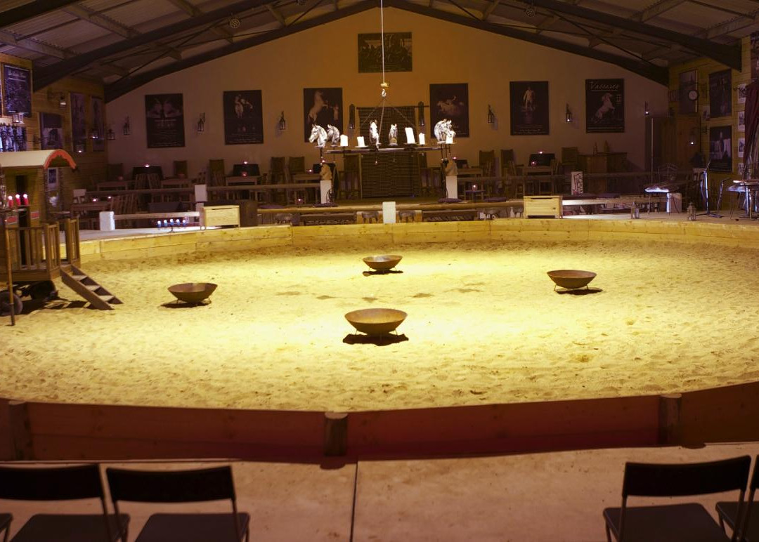 Equestrian Theater Camarkas-滨海圣玛丽必去景点