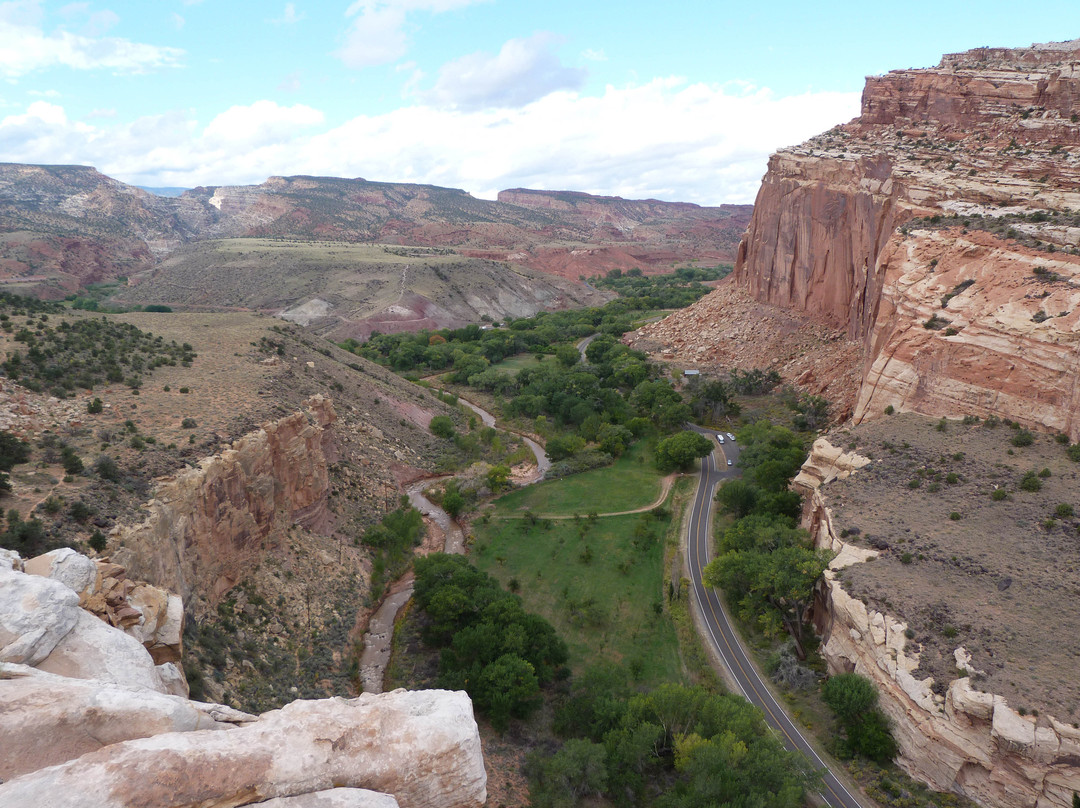 Cohab Canyon Trail-圆顶礁国家公园必去景点