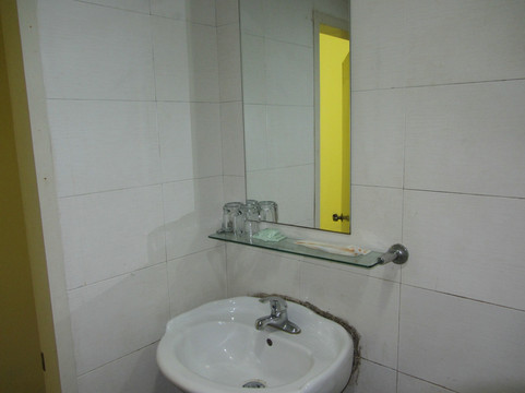 新月假日酒店主图