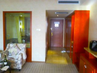 爱时特套房酒店主图