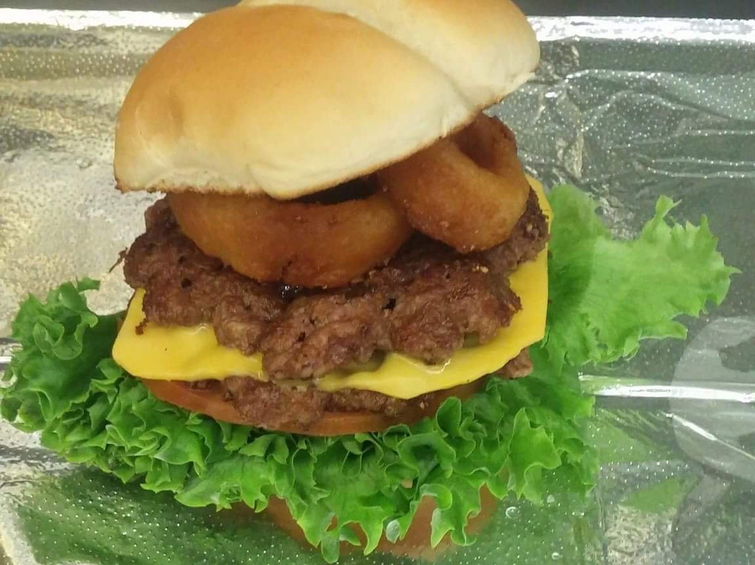 Mount Solon餐馆和美食-Old School Burger Truck